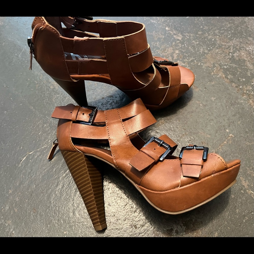 Guess brown heels size 7